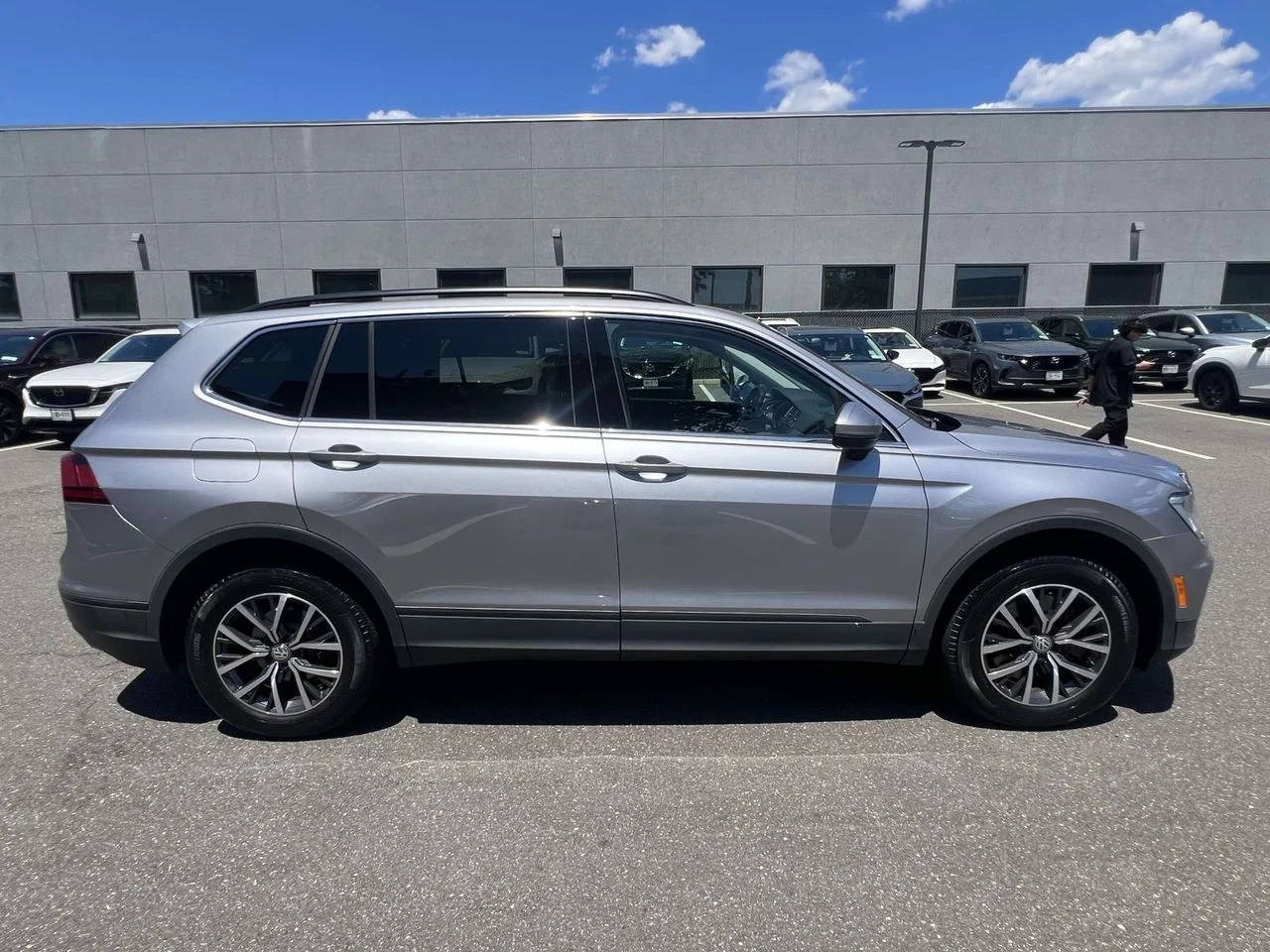Used 2019 Platinum Gray Metallic Volkswagen 2.0T SE image 7