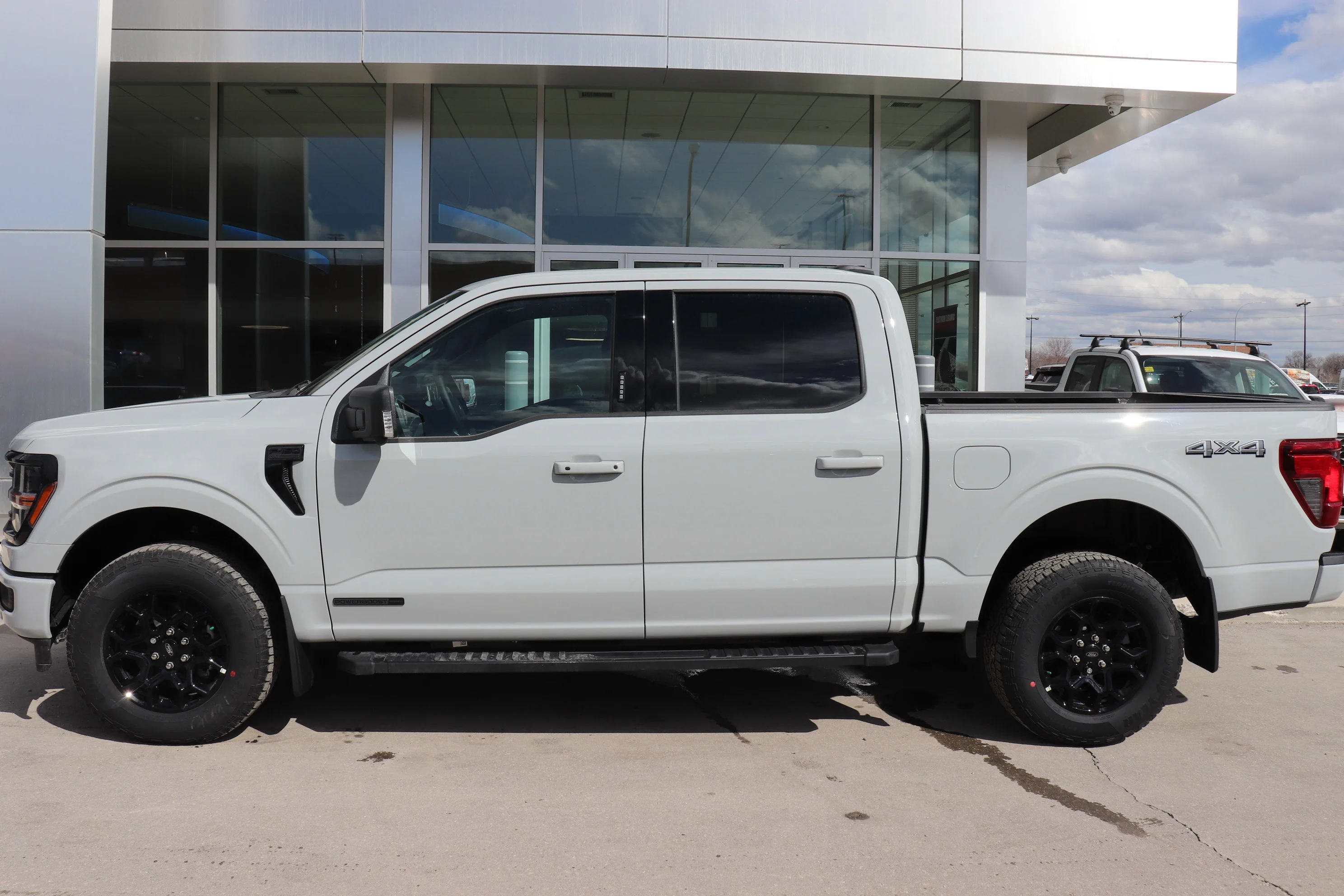 New 2026 AVALANCHE Ford XLT image 3