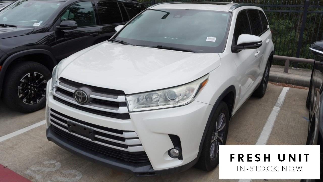 Used 2019 White Toyota XLE image 1