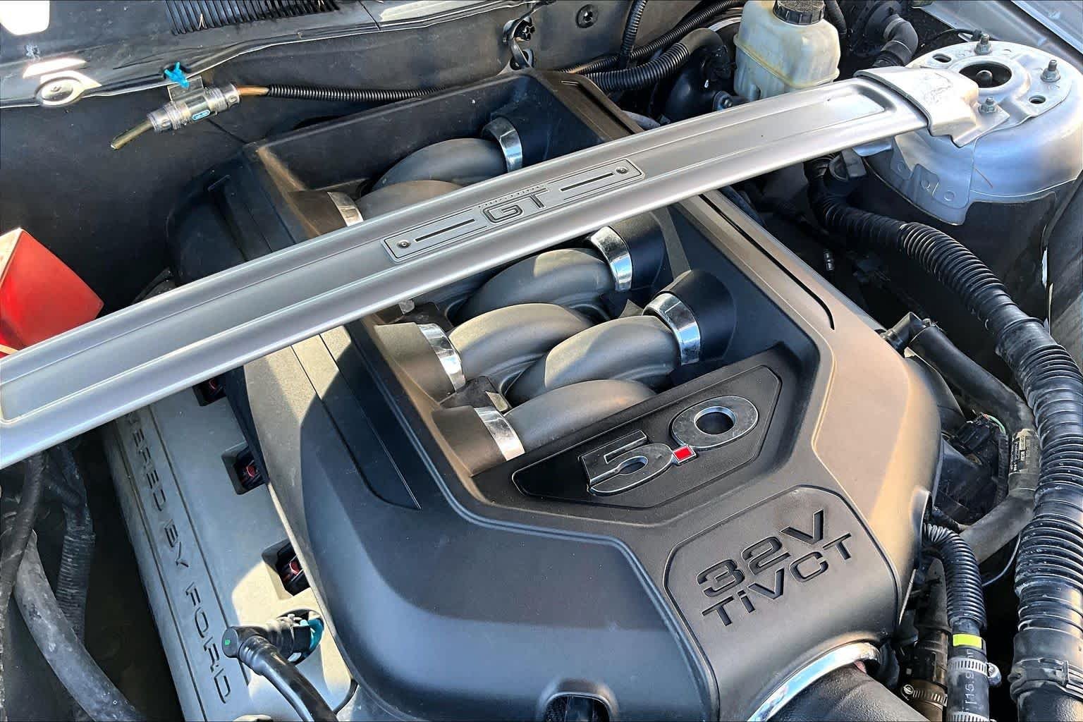 Used 2014 Ingot Silver Metallic Ford GT image 30