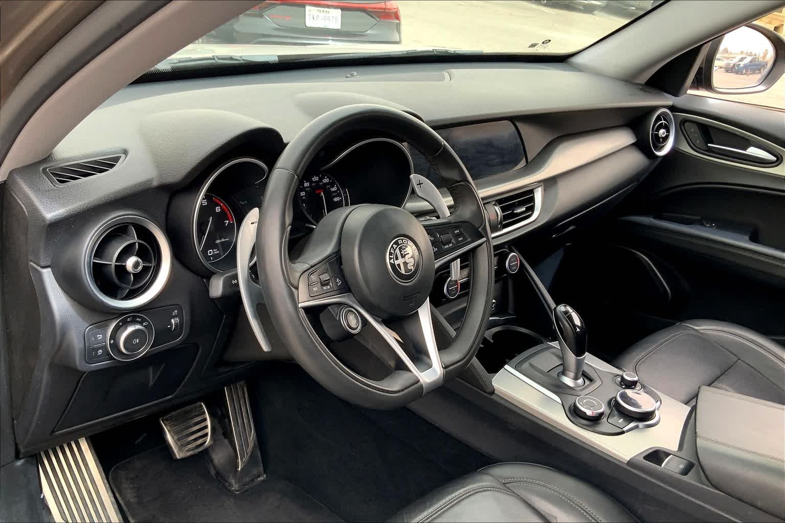 Used 2019 Imola Titanium Metallic Alfa Romeo Sport image 17