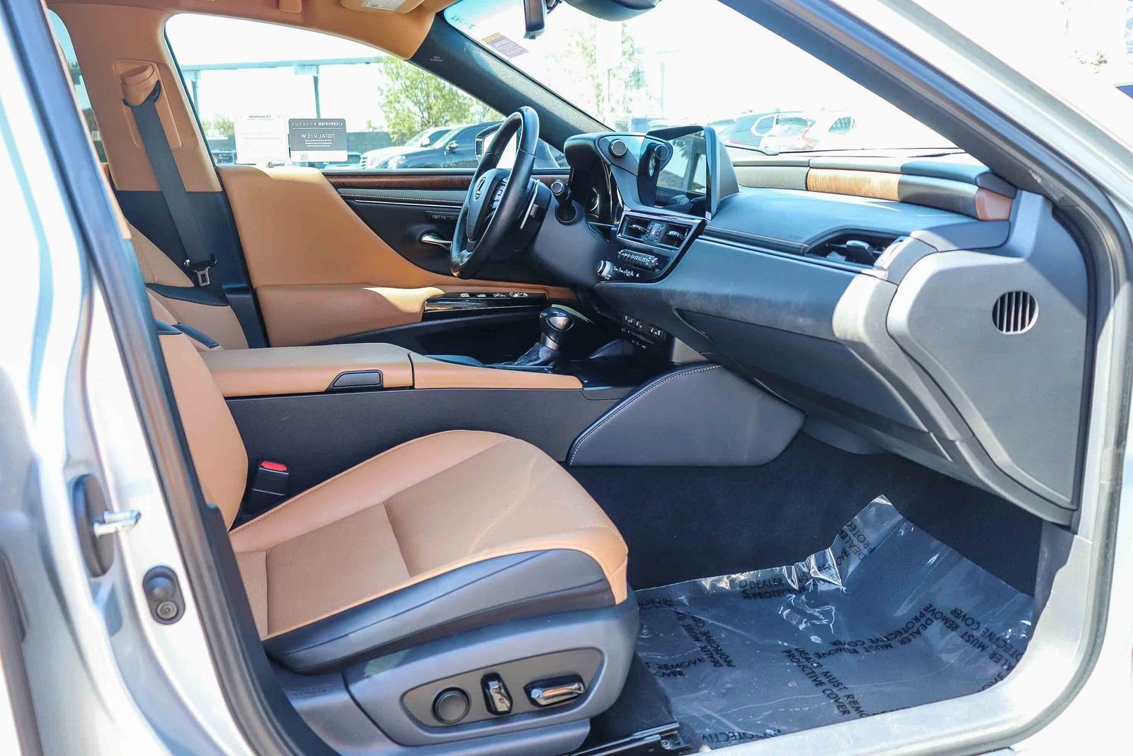 Certified Used 2022 Silver Lexus 300h image 19