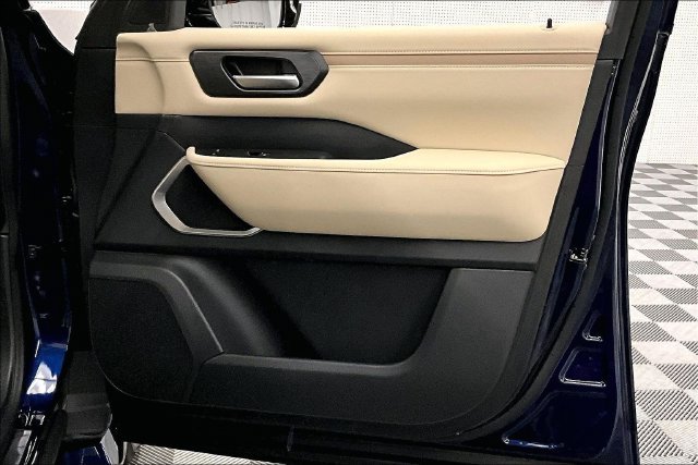 New 2026 Deep Ocean Blue Pearl Nissan Platinum Reserve image 40