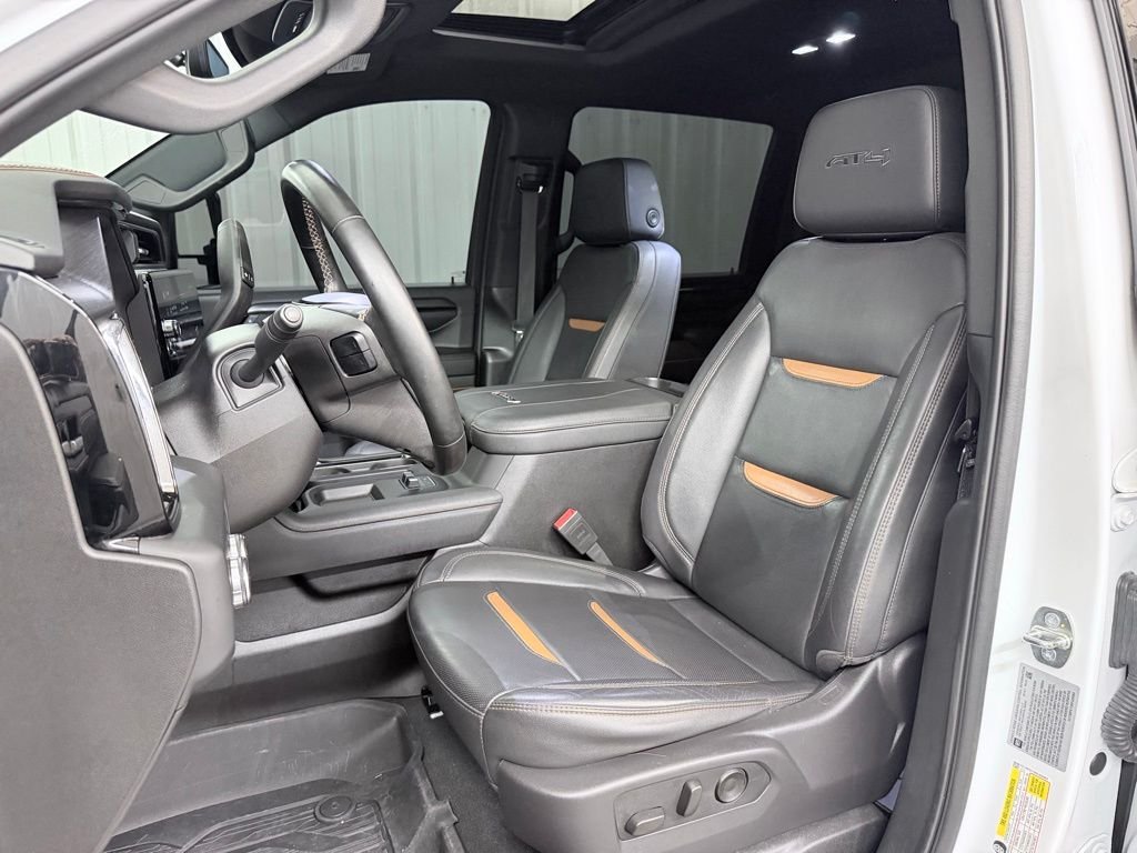 Used 2024 White GMC AT4 image 15
