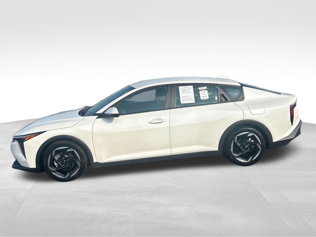 Used 2025 White Kia EX image 3