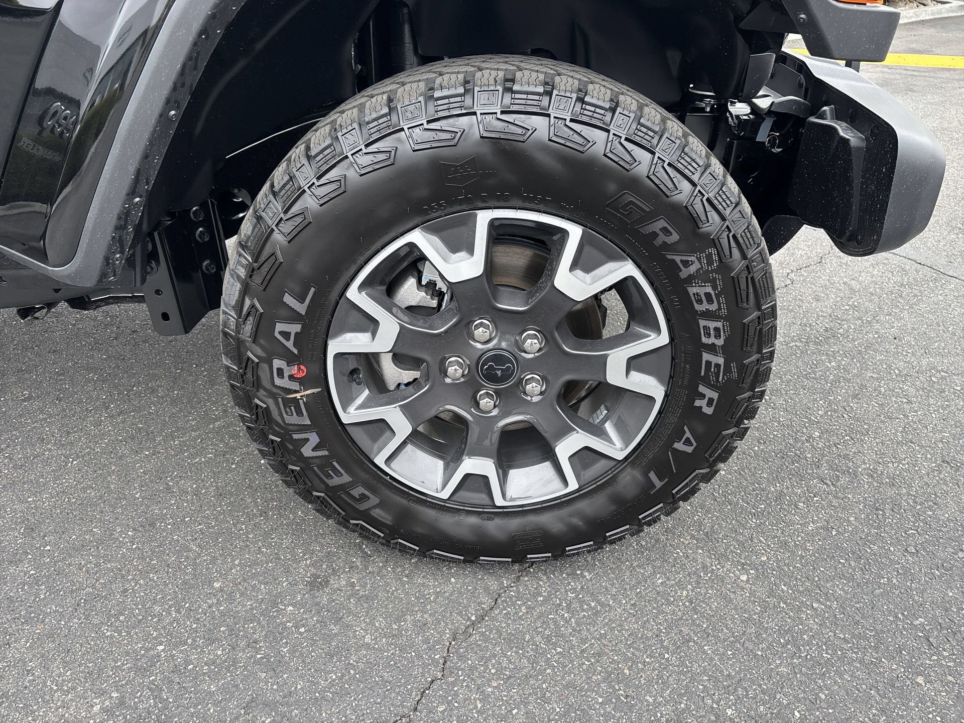 2025 Jeep Wrangler 4-Door Sahara - Photo 23