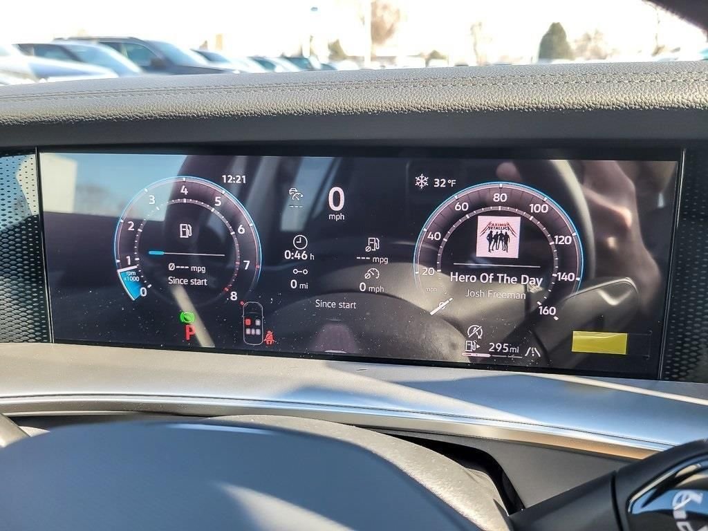 New 2026 Platinum Gray Metallic Volkswagen 2.0T SE image 11