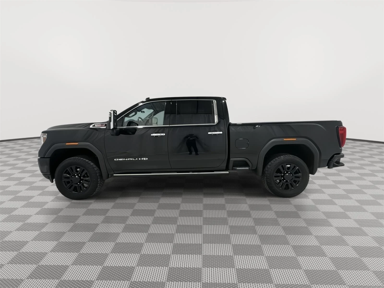 Used 2021 EBONY TWILIGHT METALLIC GMC Denali image 2
