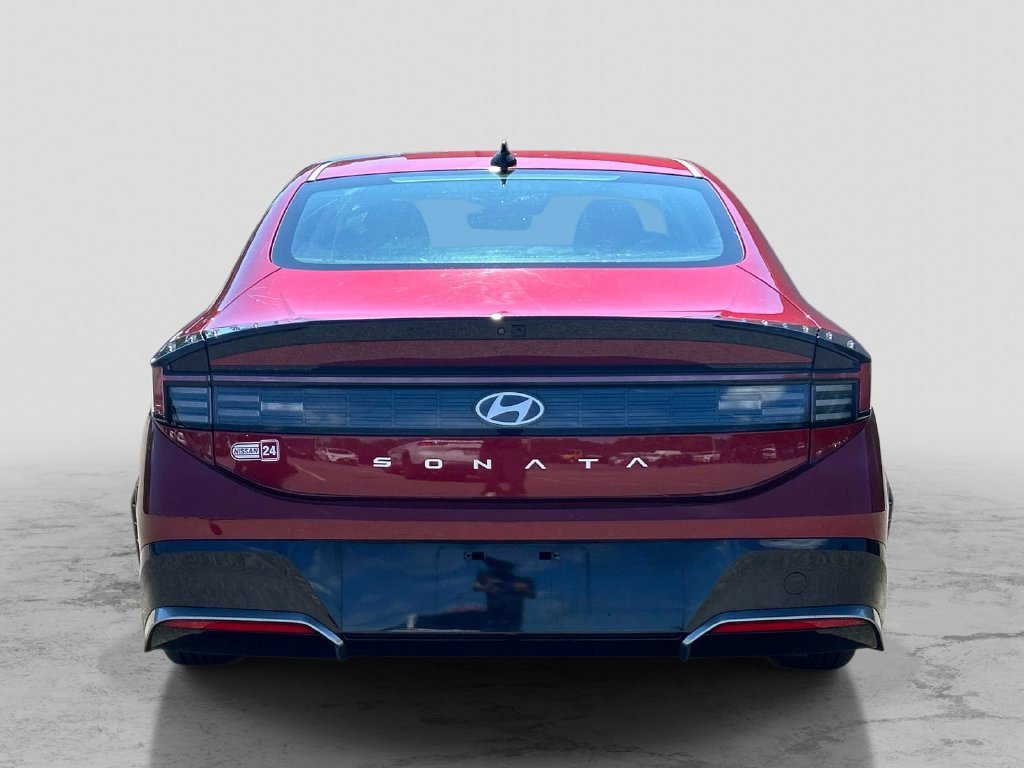 Used 2024 Red Hyundai SEL image 4