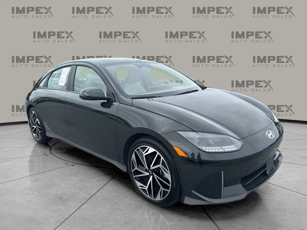 Used 2023 Green Hyundai SEL image 7