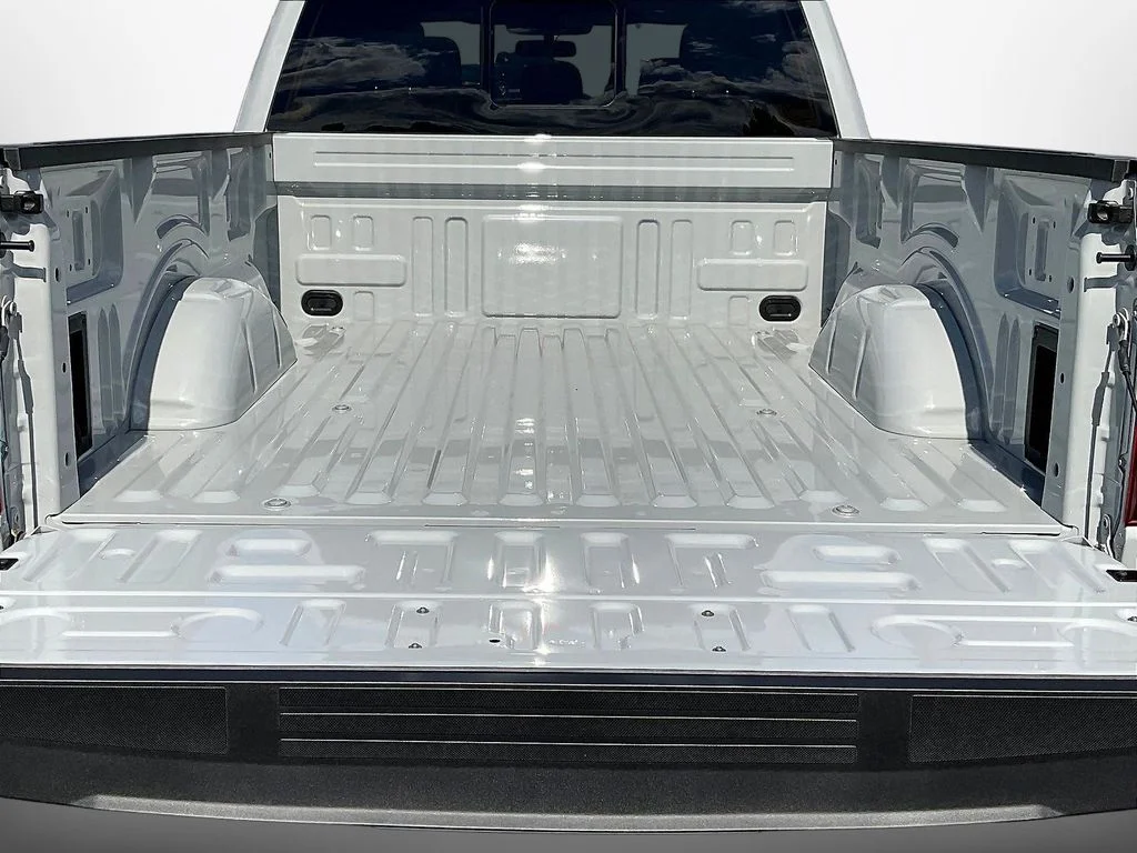New 2026 Avalanche Ford XLT image 15