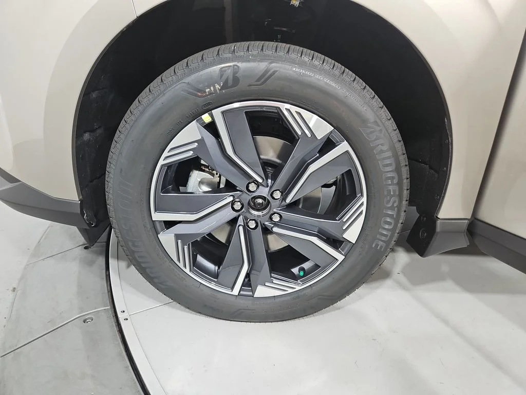 New 2026 Champagne Silver Metallic Nissan SL image 27