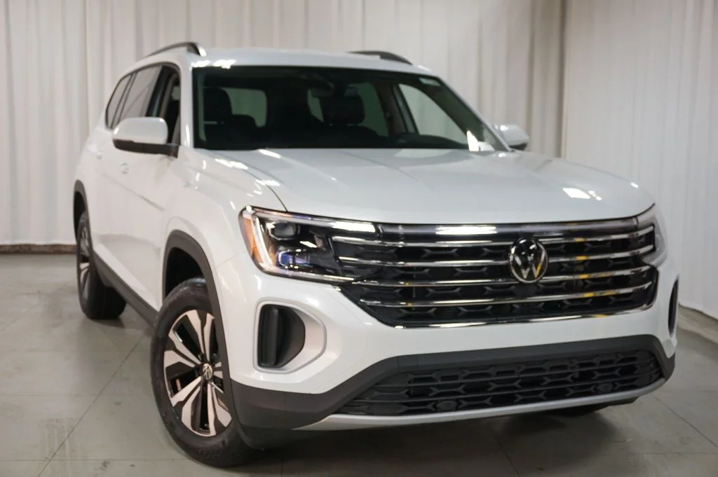 New 2026 Opal White Volkswagen SE image 4