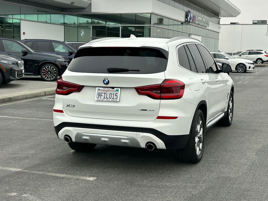 Used 2021 Alpine White BMW sDrive30i image 5