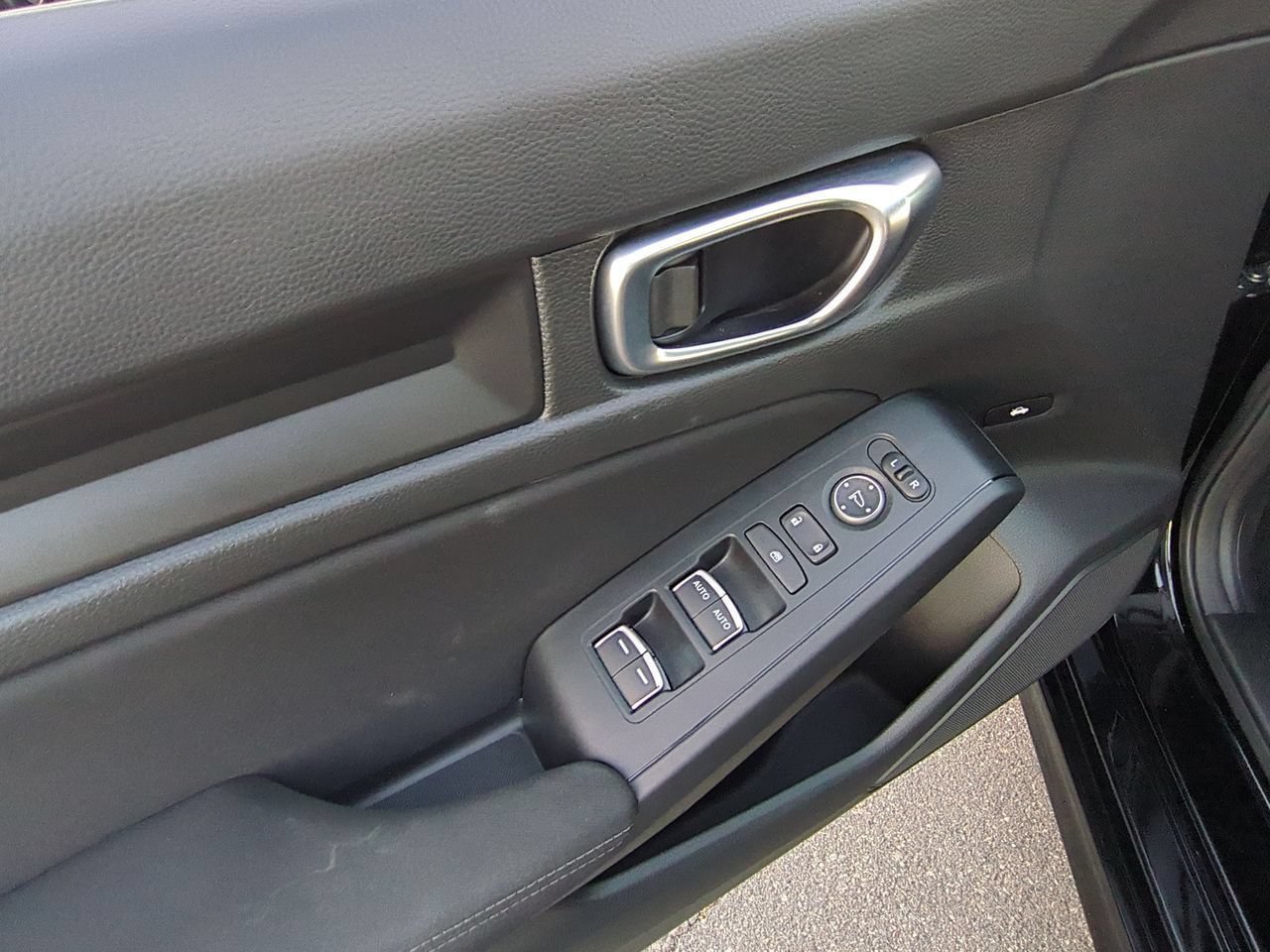 Used 2024  Honda Sport image 21
