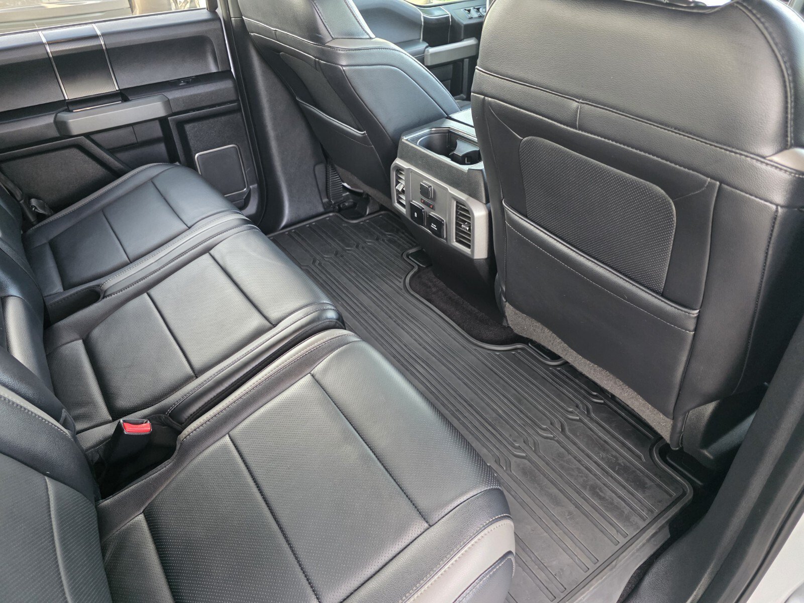 Used 2017 Oxford White Ford Raptor image 27