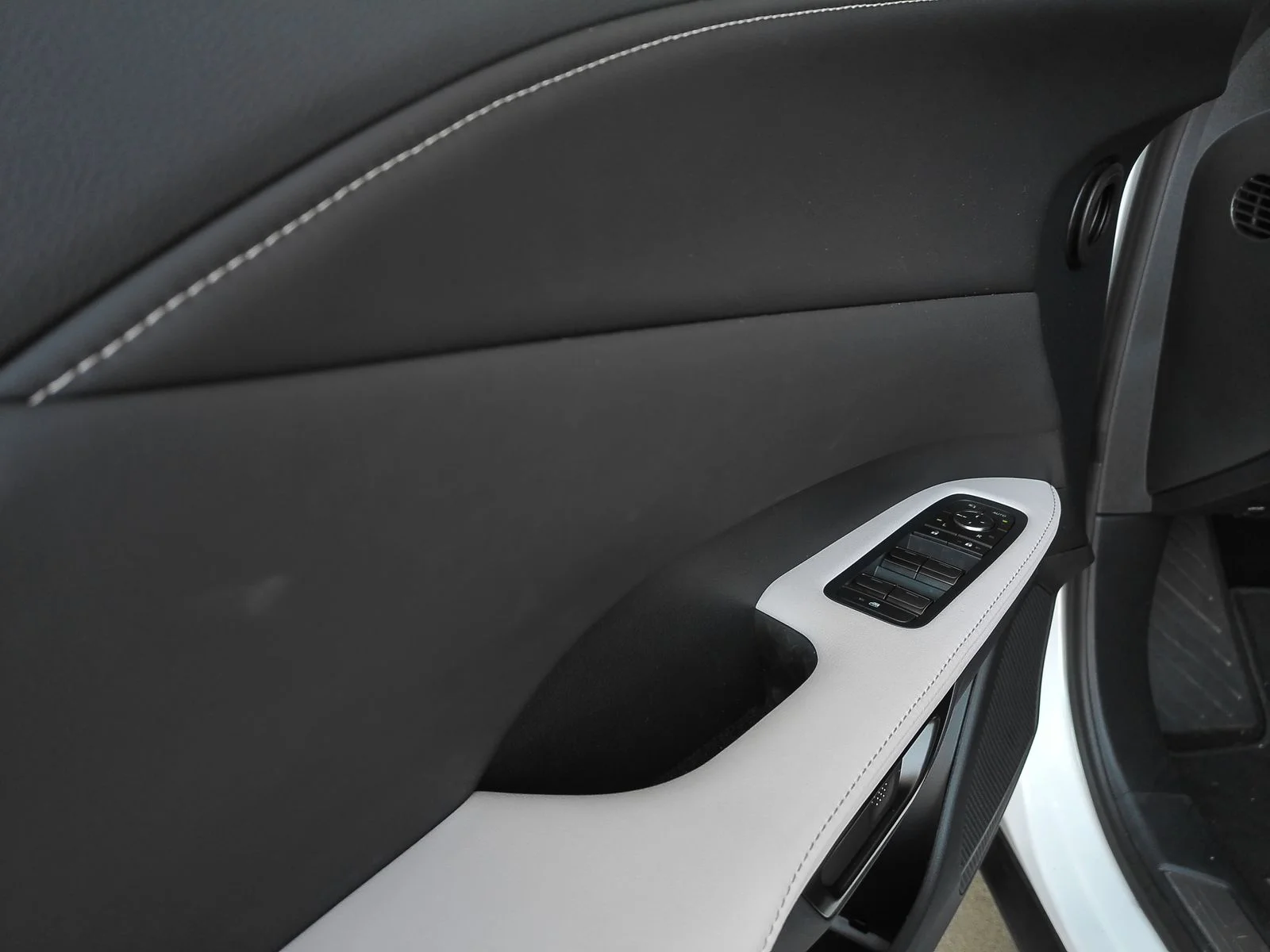 Used 2026 White Lexus 350 Premium image 25