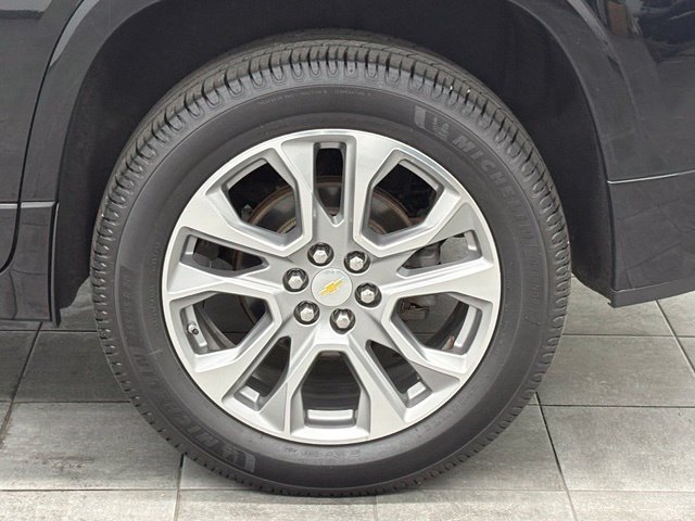 Used 2018 Black Chevrolet Premier image 6