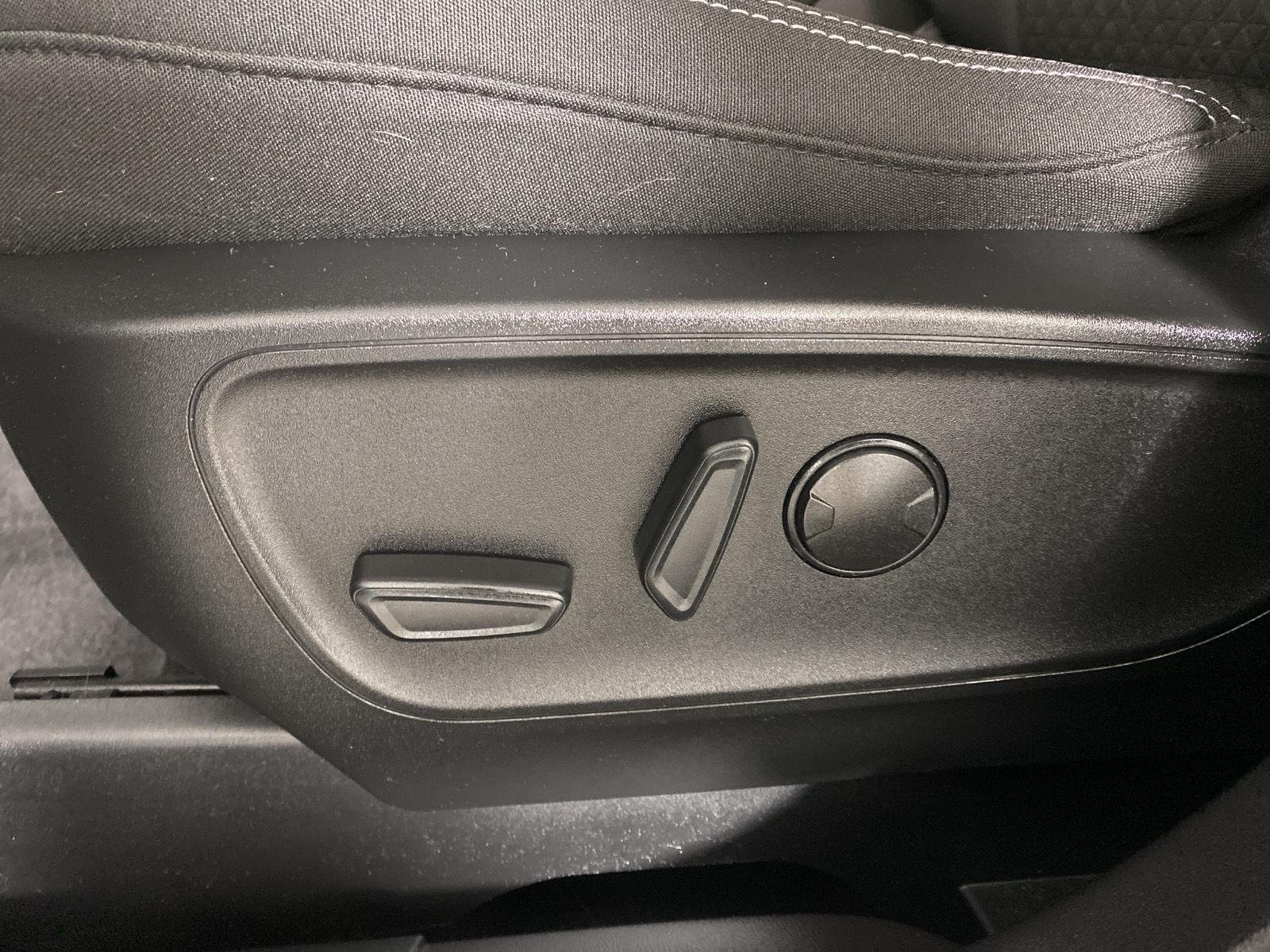 Used 2023 Vapor Blue Ford Active image 11
