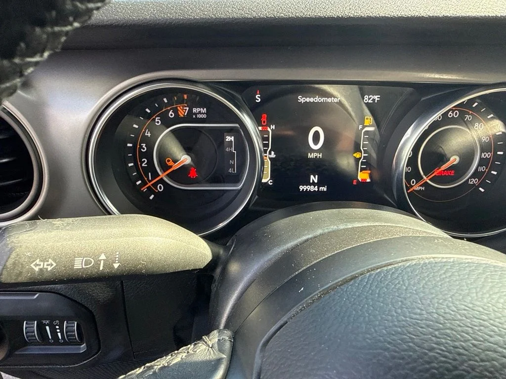 Certified Used 2020  Jeep Sport image 27