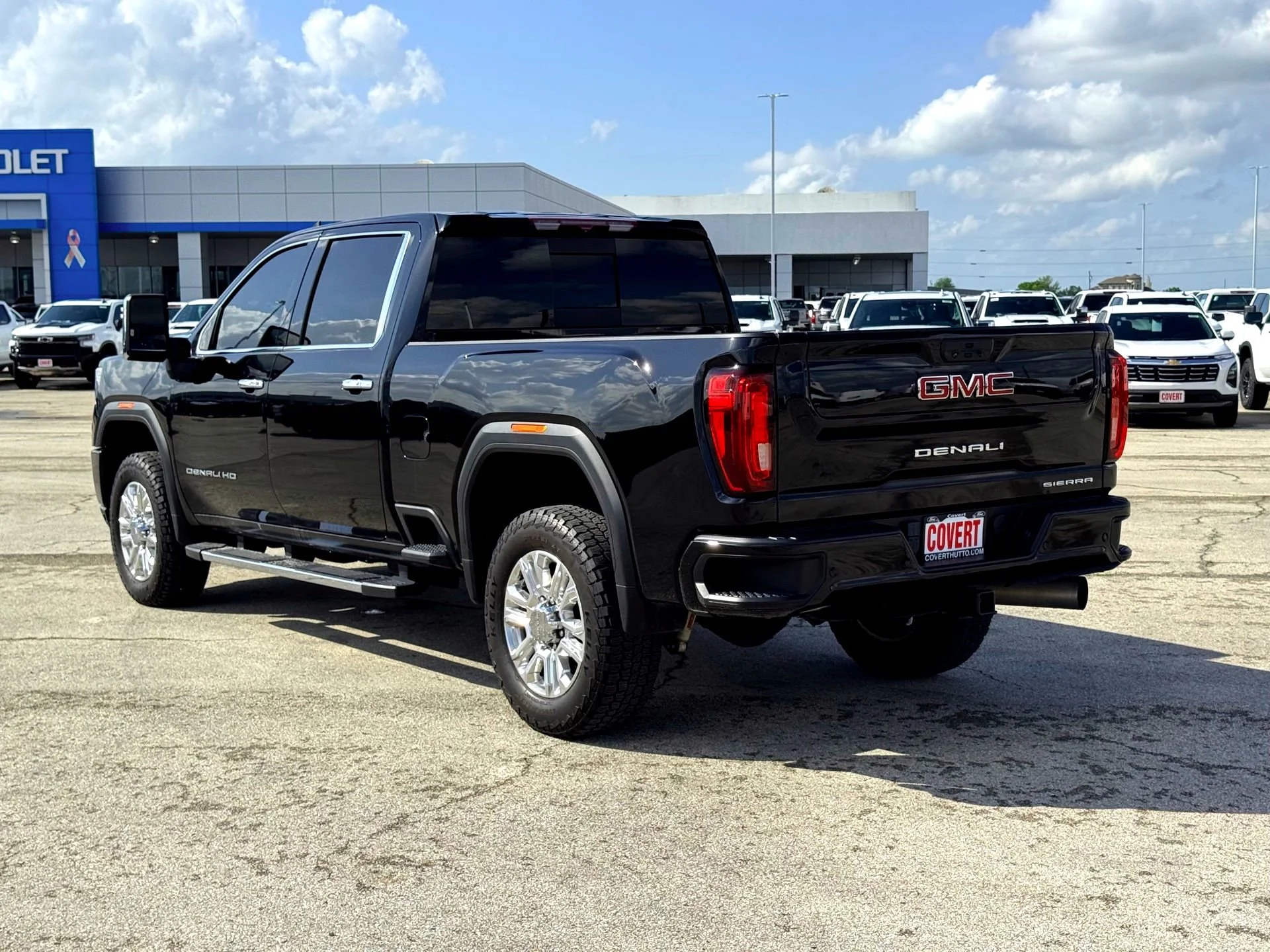 Used 2022 Onyx Black GMC Denali image 9