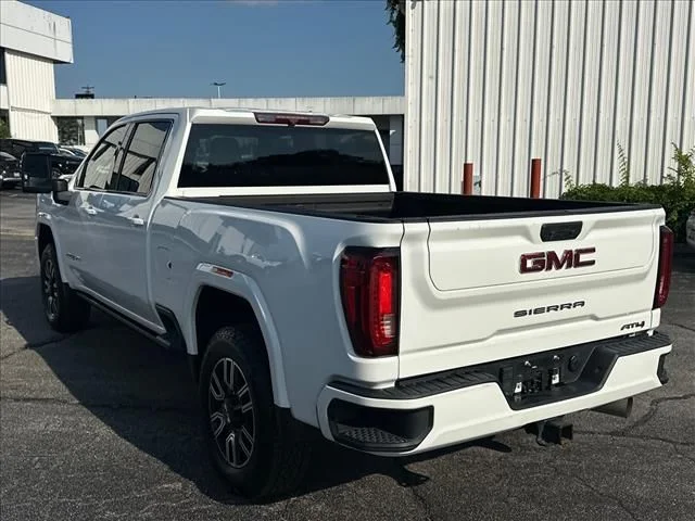 Used 2022 White GMC AT4 image 8