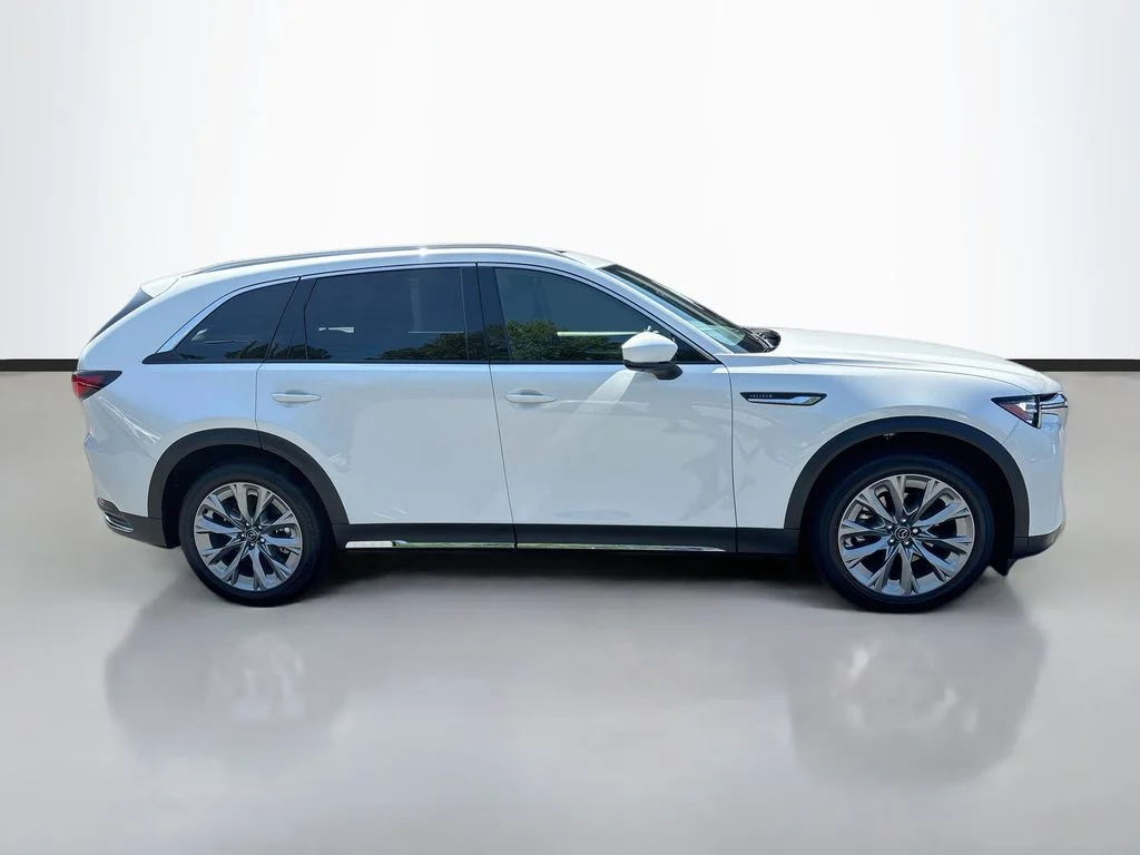 New 2026 Rhodium White Premium Mazda 3.3 Turbo Premium Plus AWD image 8