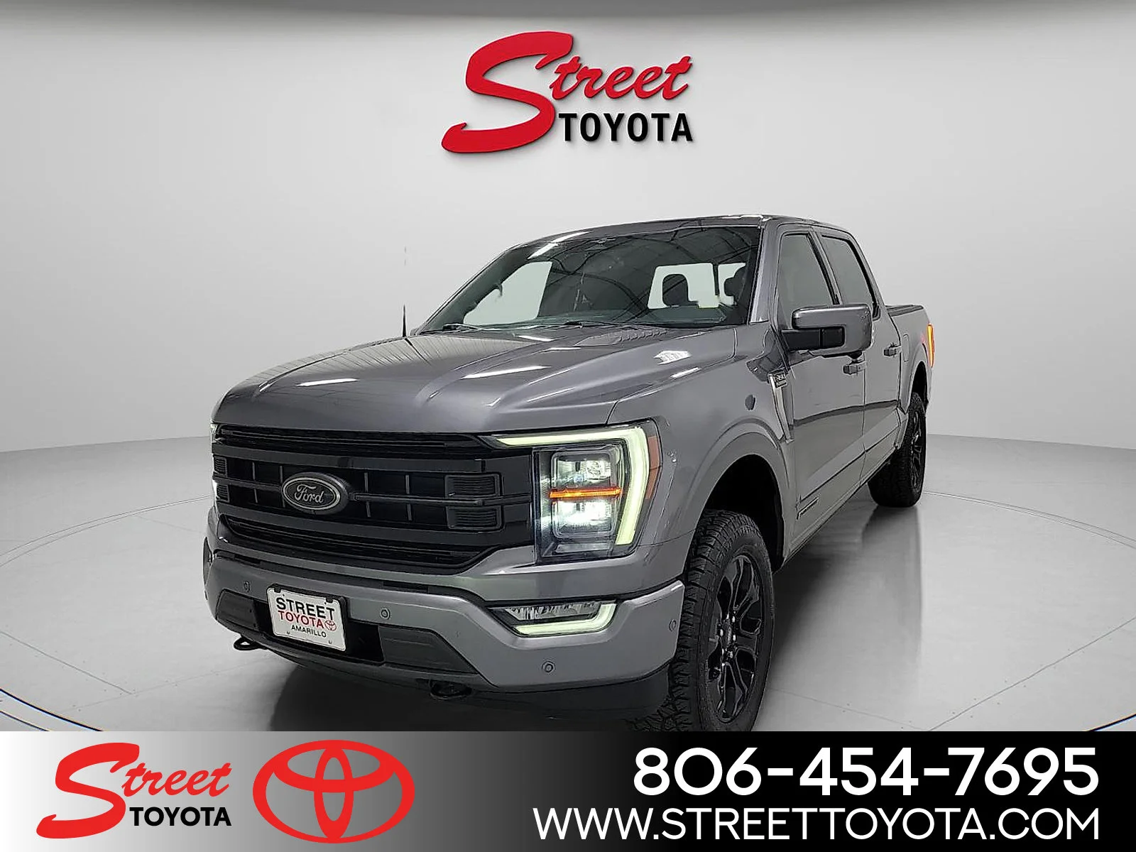 Used 2023 Gray Ford  image 1