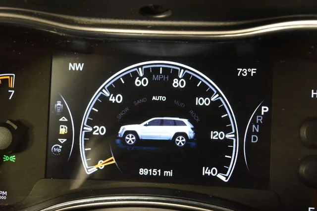 Used 2020 Gray Jeep Limited image 31