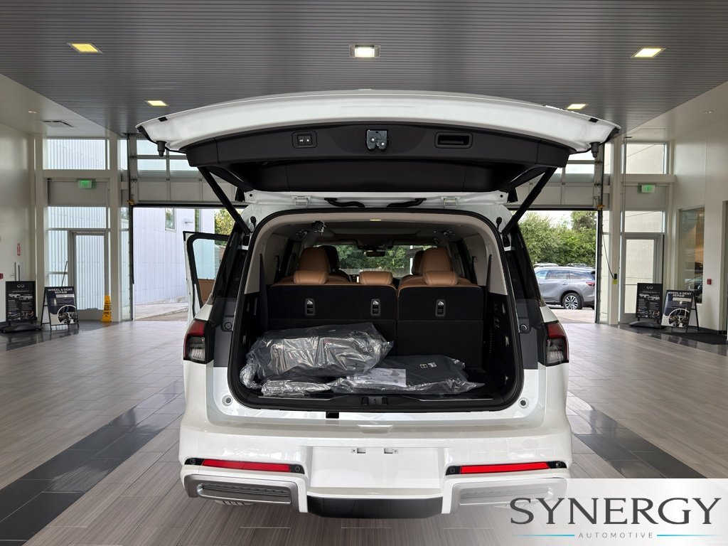 New 2027 Radiant White INFINITI LUXE image 33