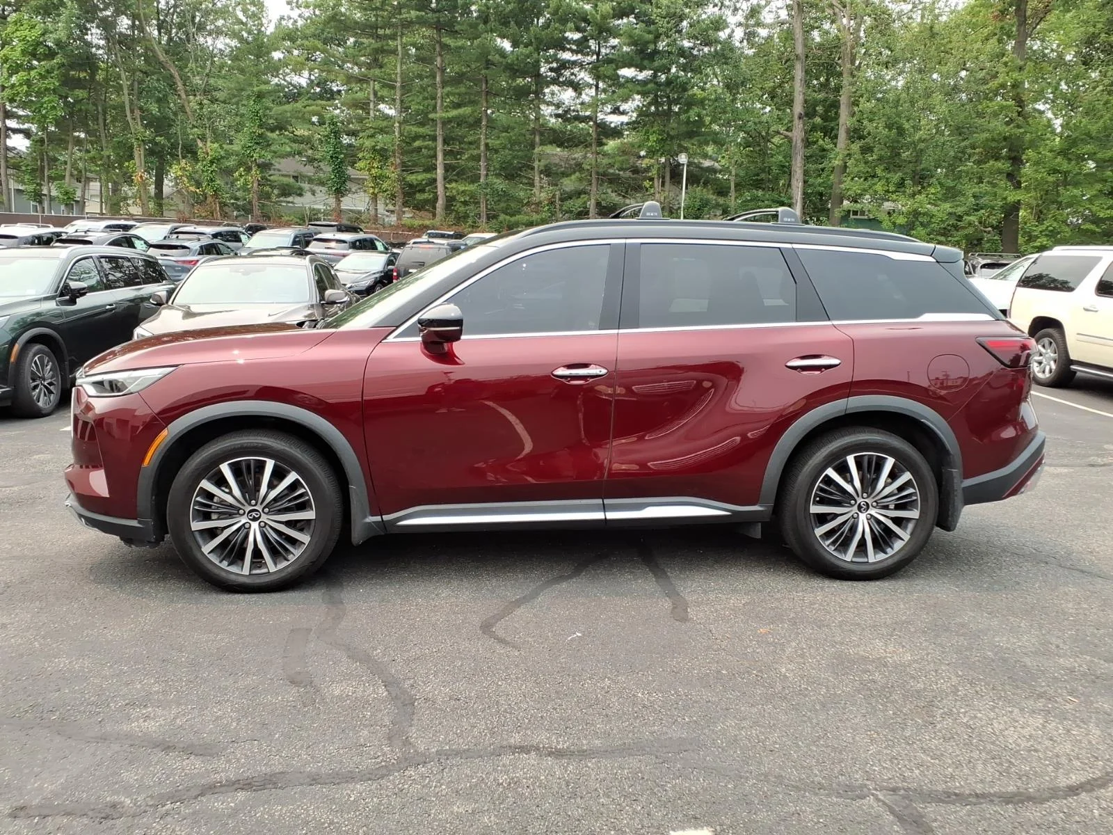 Certified Used 2022 Red INFINITI Autograph image 9