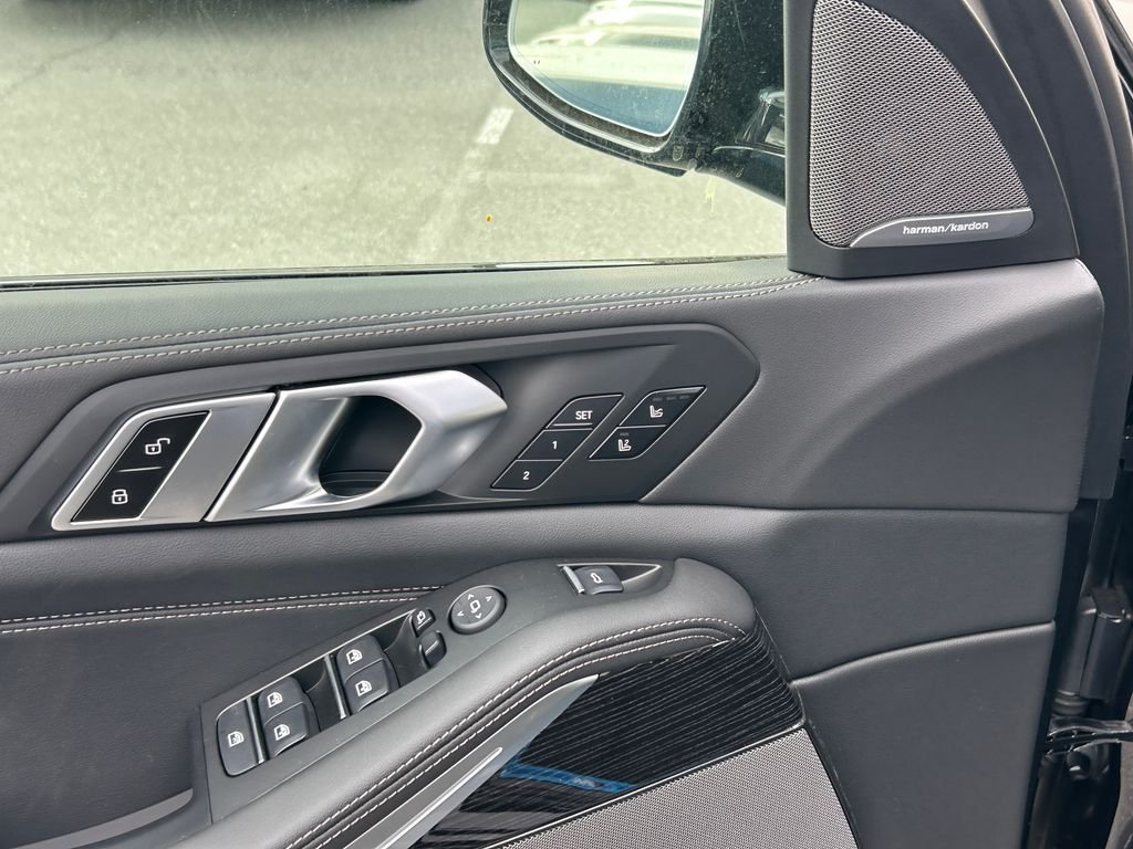 New 2026 Carbon Black Metallic BMW xDrive40i image 12