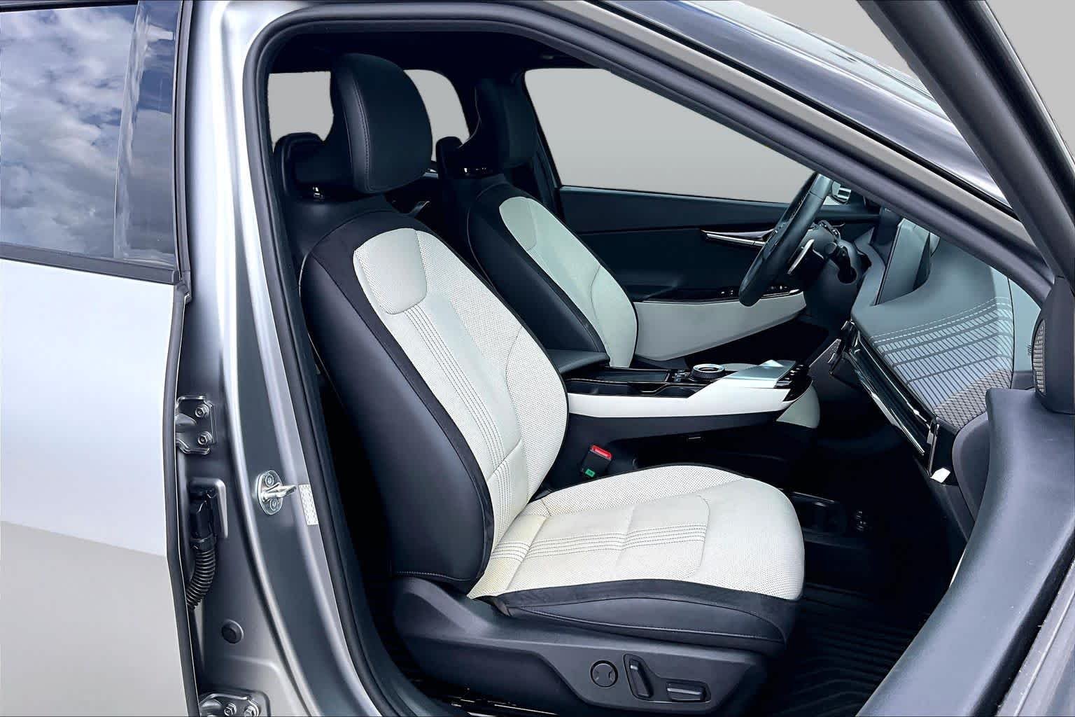 Used 2023 Steel Matte Gray Kia GT-Line image 8