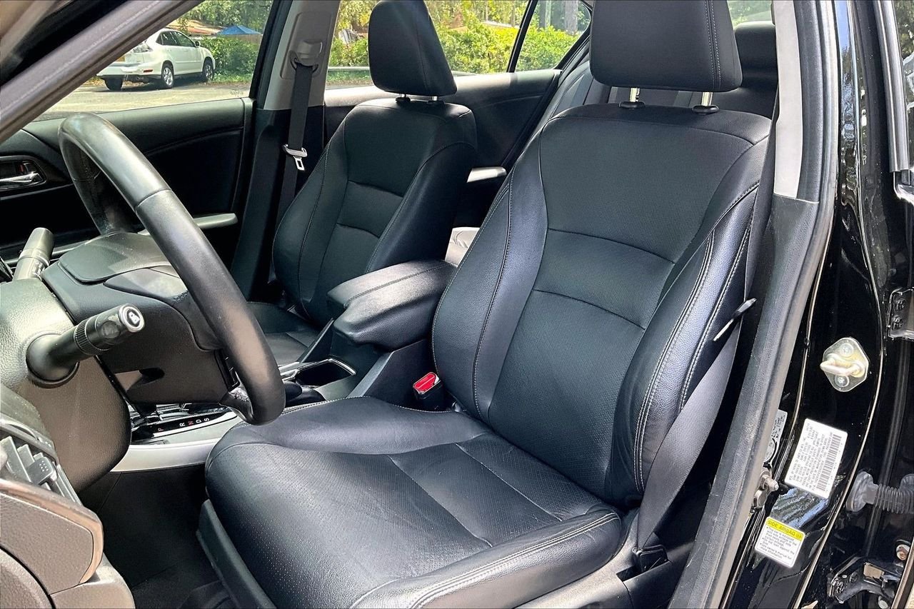 Used 2014  Honda EX-L image 18
