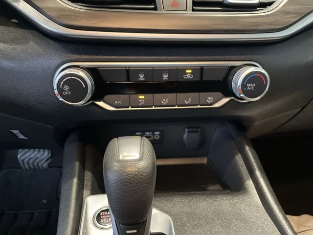 2025 Nissan Altima SV - Photo 25