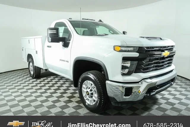 New 2026 Summit White Chevrolet WT image 1