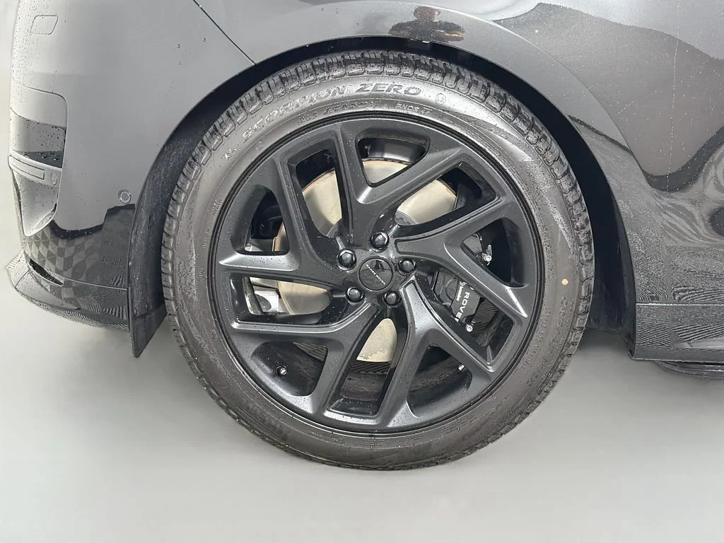 New 2027 Santorini Black Land Rover  image 33