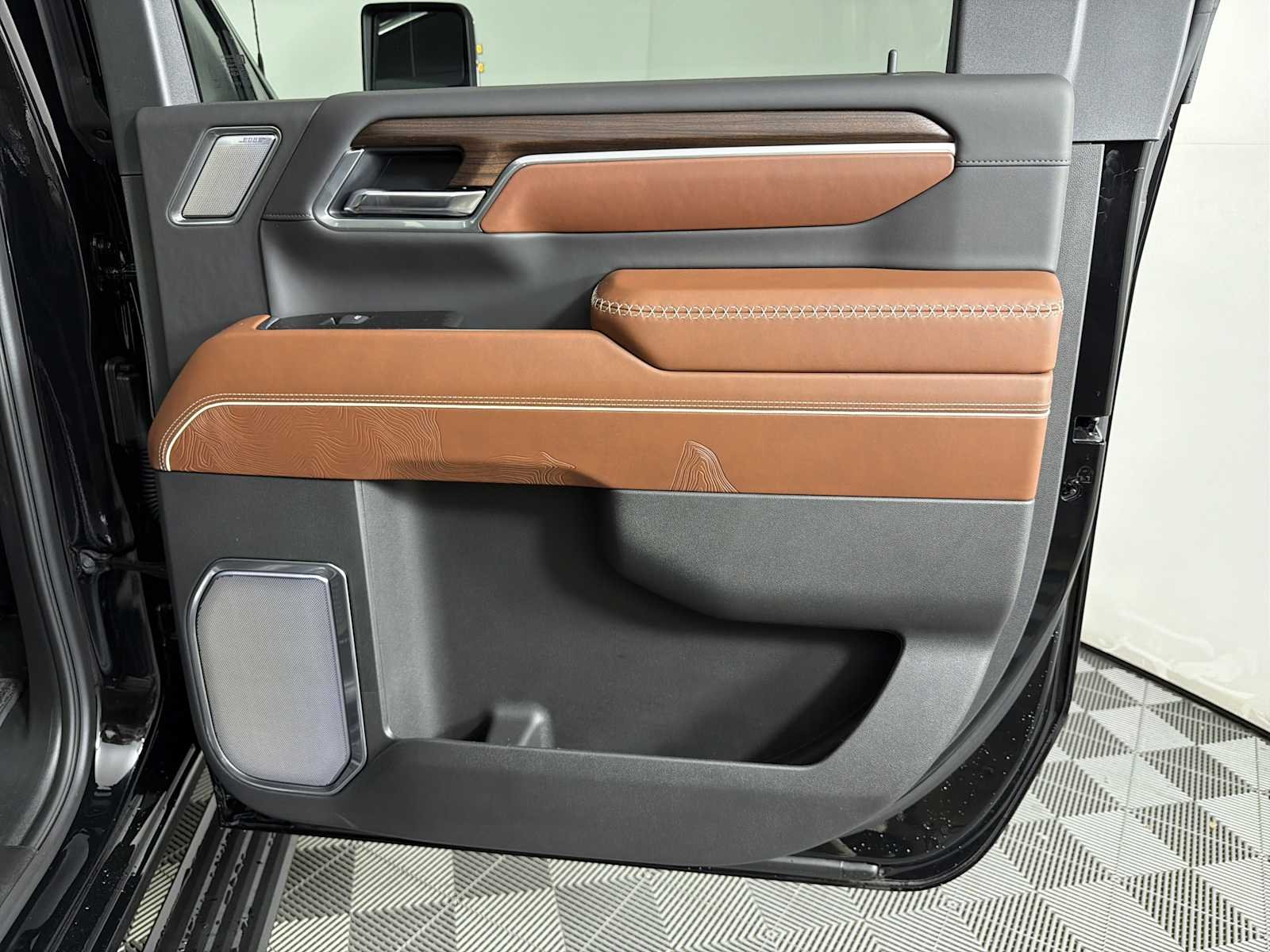 2026 GMC Sierra 2500HD Denali Ultimate - Photo 14