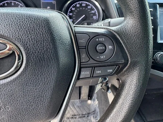 Used 2018 Silver Toyota LE image 20