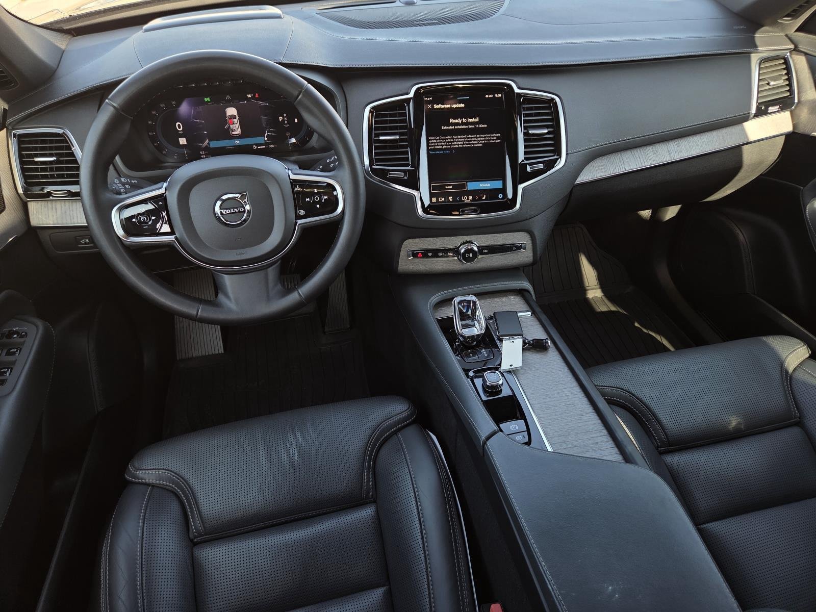 Used 2023 Onyx Black Metallic Volvo Ultimate image 15