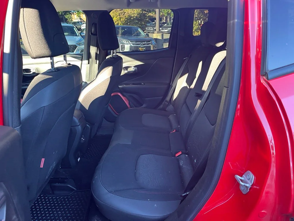 Used 2018 Red Jeep Trailhawk image 21