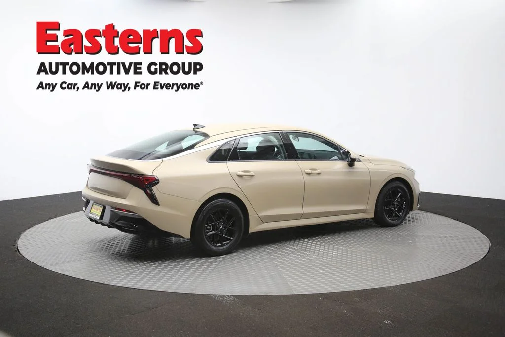 Used 2025 Red Kia LXS image 45