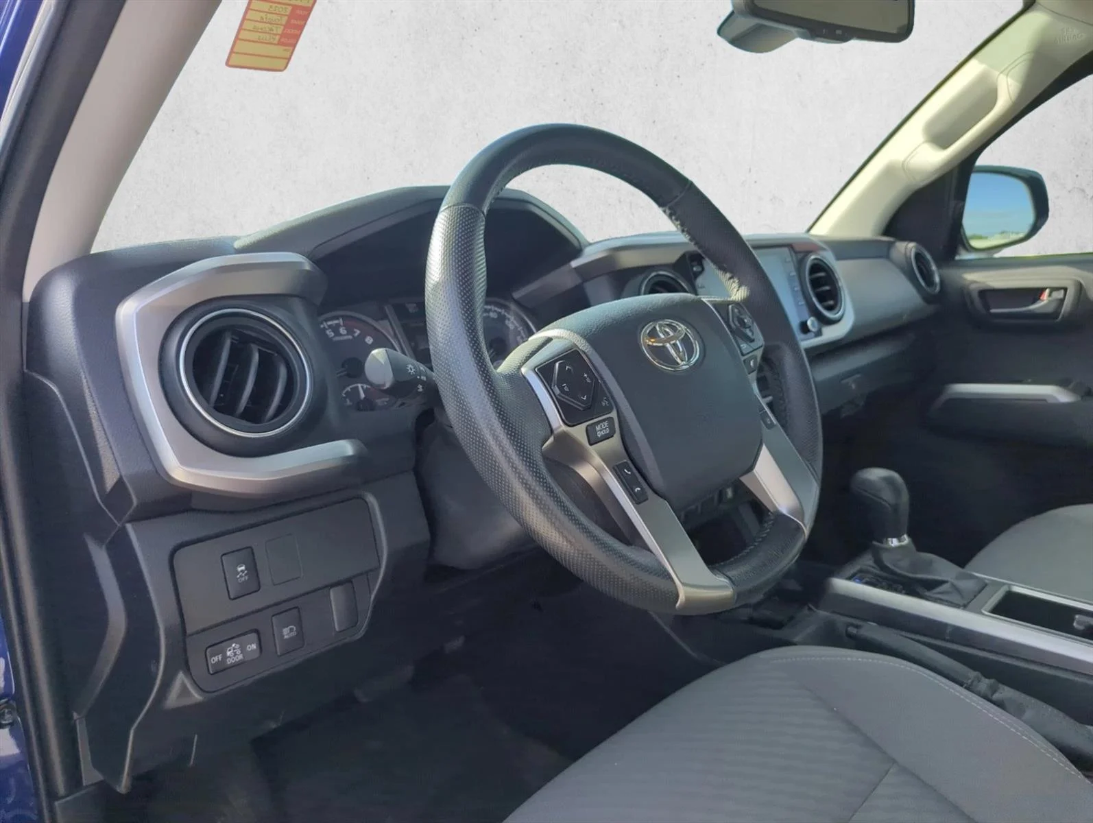 Used 2023 Blue Crush Metallic Toyota SR5 image 14