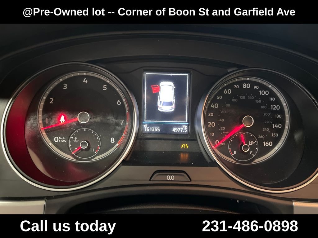 Used 2018 Gray Volkswagen SEL image 22