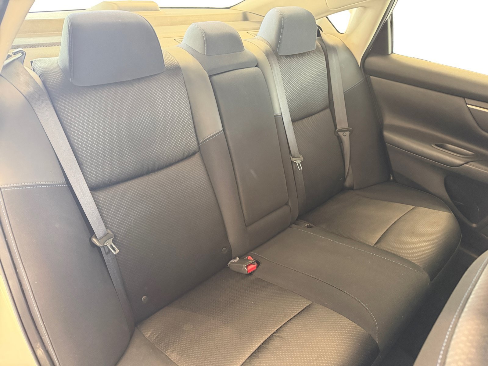 Used 2018 Pearl White Nissan 2.5 SR image 31