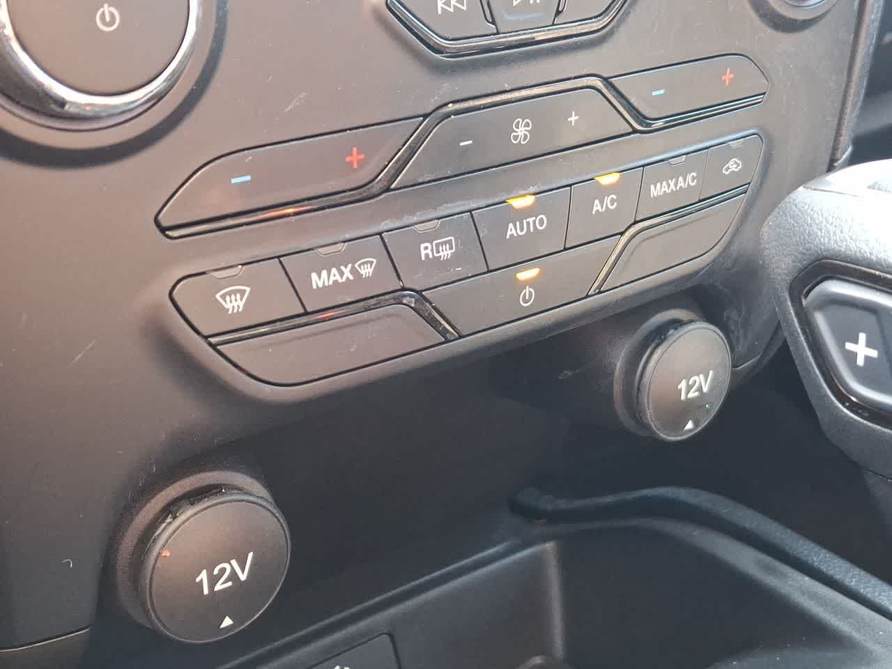 Certified Used 2023 Cactus Gray Ford XLT image 25