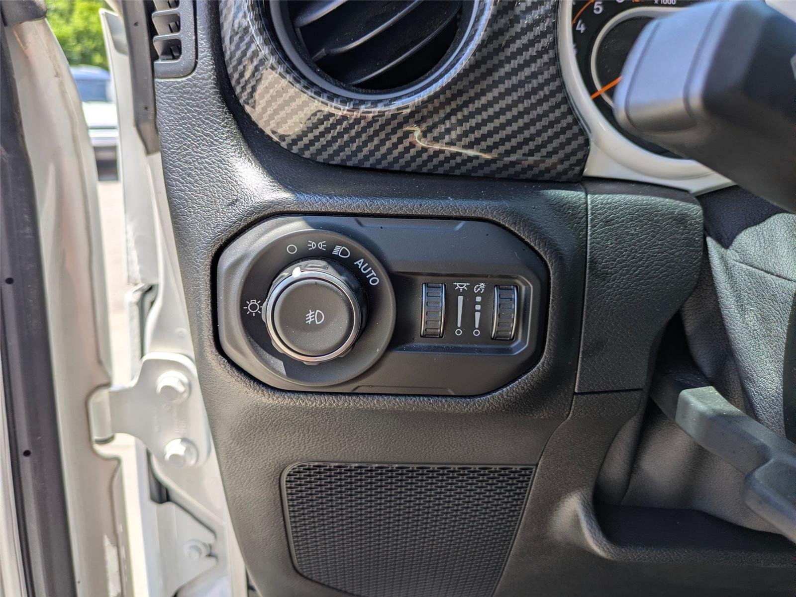 Used 2021 Bright White Clearcoat Jeep Unlimited Sport S image 15