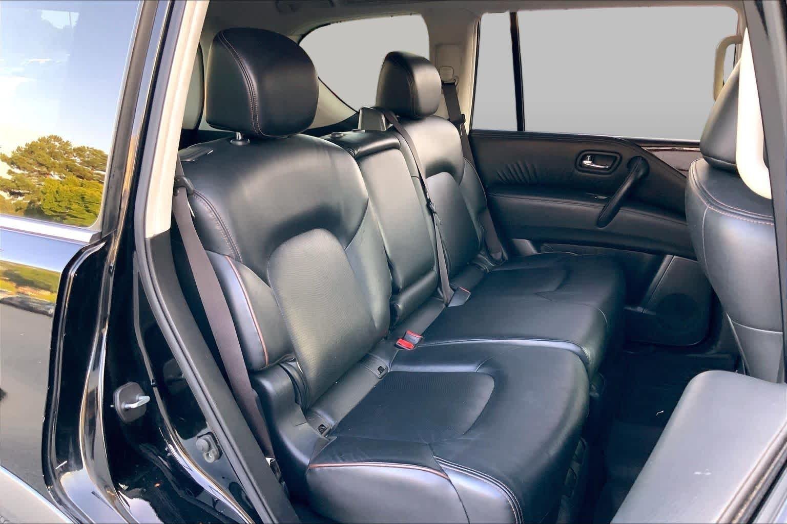 Used 2019 Super Black Nissan SL image 18