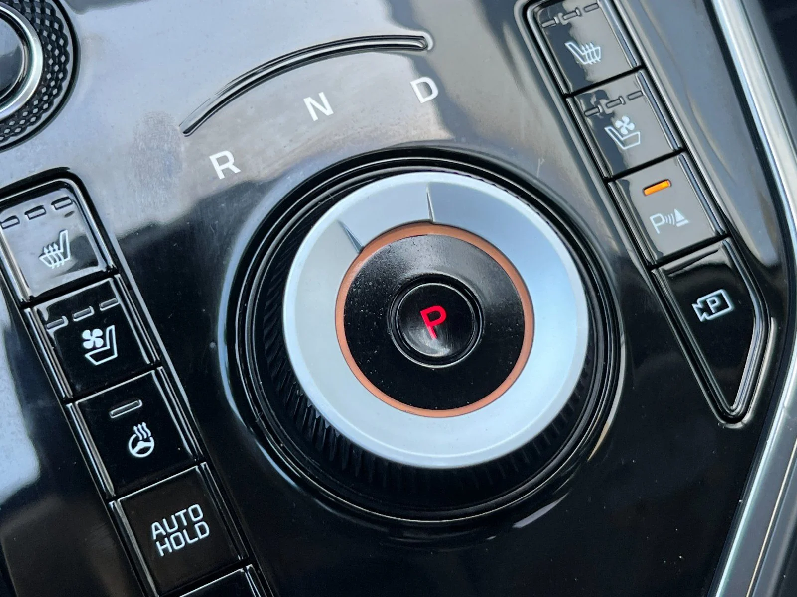 Certified Used 2023 White Kia Wave image 21
