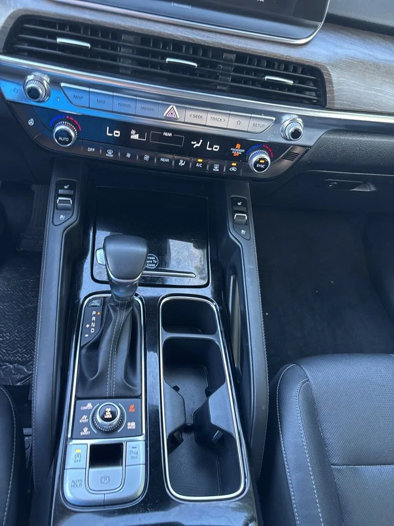 Used 2022 Gray Kia EX image 19